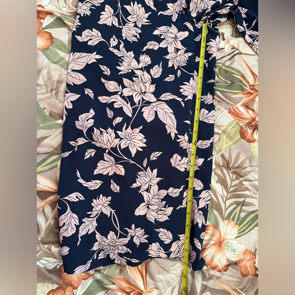 Mahina Women’s Floral Romper With Pockets Size Medium - Picture 7 of 10